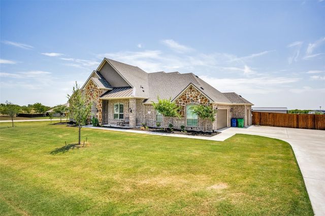 7018 New Castle Lane, Sanger, TX 76266