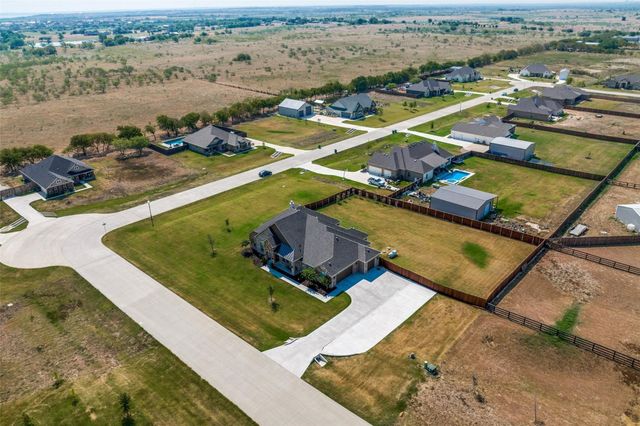 7018 New Castle Lane, Sanger, TX 76266