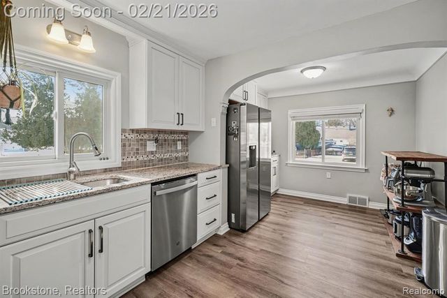 37815 Pineridge Street, Harrison Twp, MI 48045