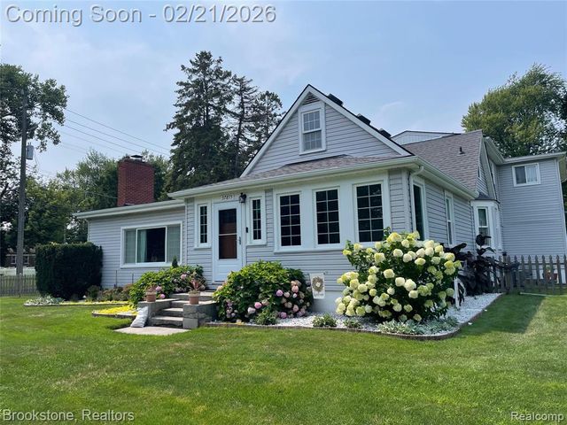 37815 Pineridge Street, Harrison Twp, MI 48045