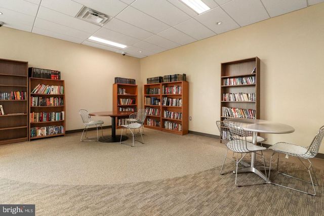 4600 S Four Mile Run Dr Apt 1119, Arlington, VA 22204