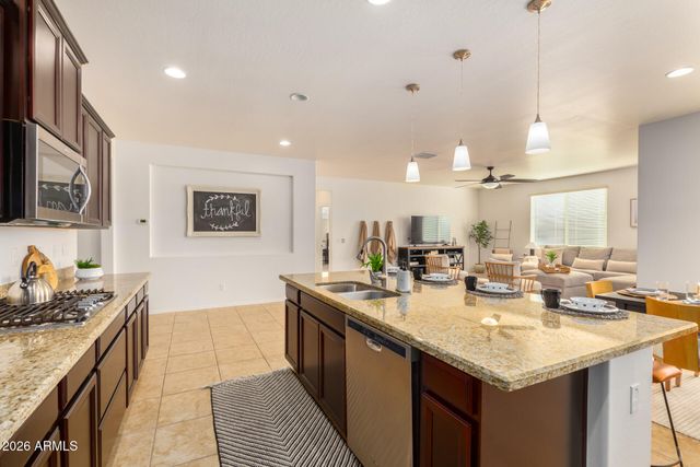 2499 W DAPPLE GRAY Court, San Tan Valley, AZ 85144