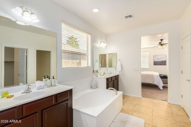 2499 W DAPPLE GRAY Court, San Tan Valley, AZ 85144