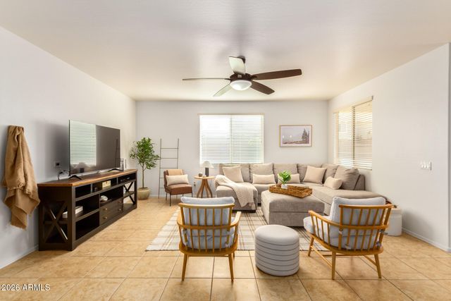 2499 W DAPPLE GRAY Court, San Tan Valley, AZ 85144