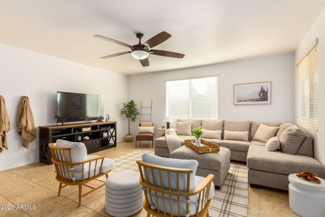 2499 W DAPPLE GRAY Court, San Tan Valley, AZ 85144