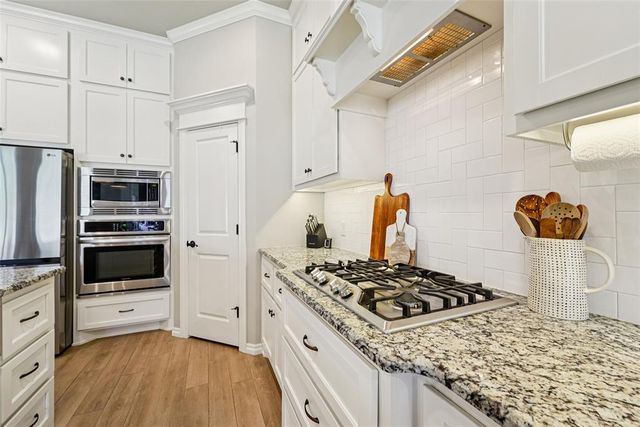 1405 N Storybrook Terrace, Mustang, OK 73064