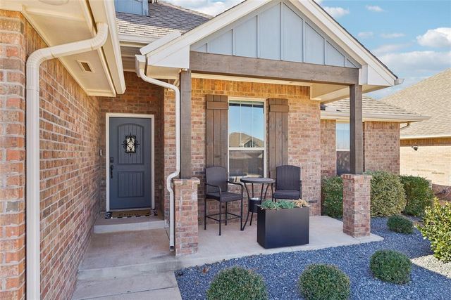 1405 N Storybrook Terrace, Mustang, OK 73064