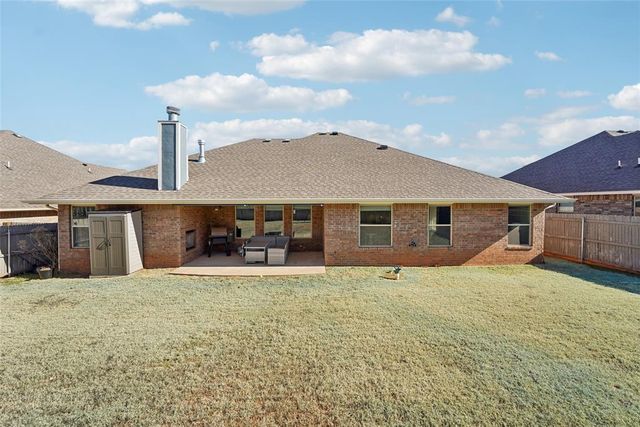1405 N Storybrook Terrace, Mustang, OK 73064