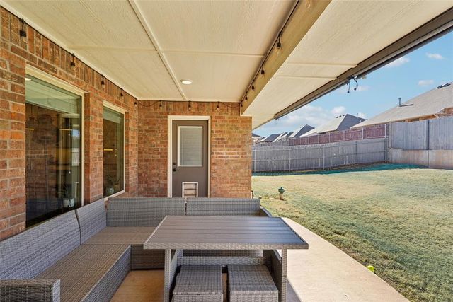 1405 N Storybrook Terrace, Mustang, OK 73064