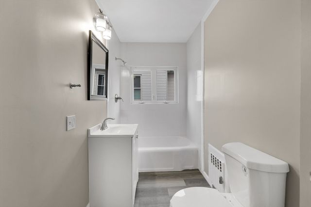 201 Locust St, Holyoke, MA 01040