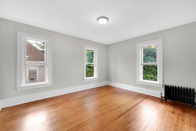 201 Locust St, Holyoke, MA 01040