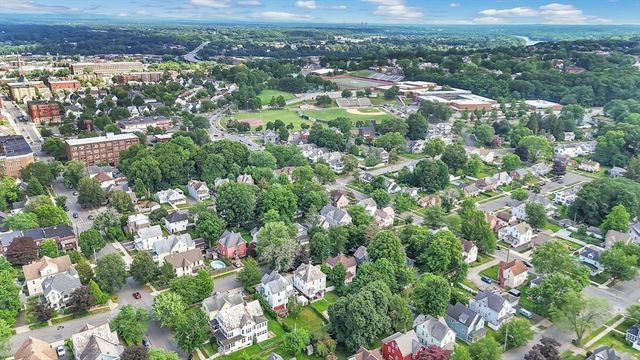 201 Locust St, Holyoke, MA 01040