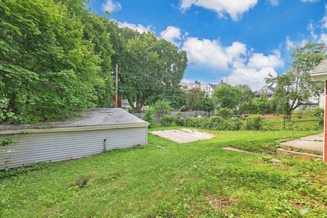 201 Locust St, Holyoke, MA 01040