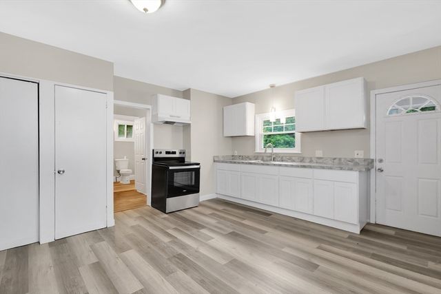 201 Locust St, Holyoke, MA 01040