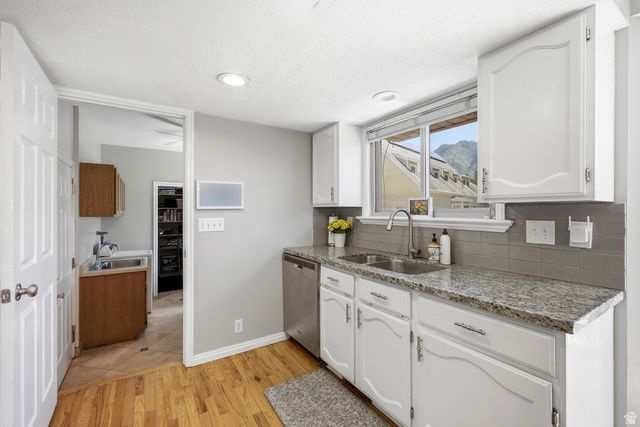 11209 S CHRISTOPHER CIR, Sandy, UT 84092