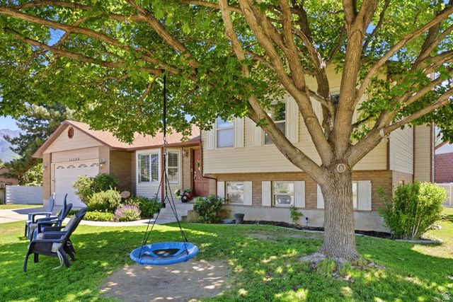 11209 S CHRISTOPHER CIR, Sandy, UT 84092
