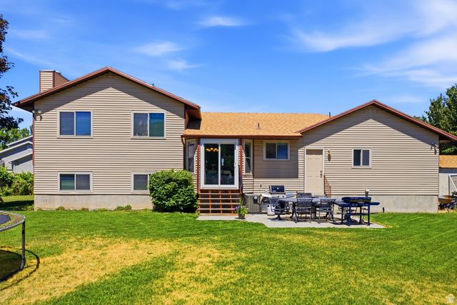 11209 S CHRISTOPHER CIR, Sandy, UT 84092