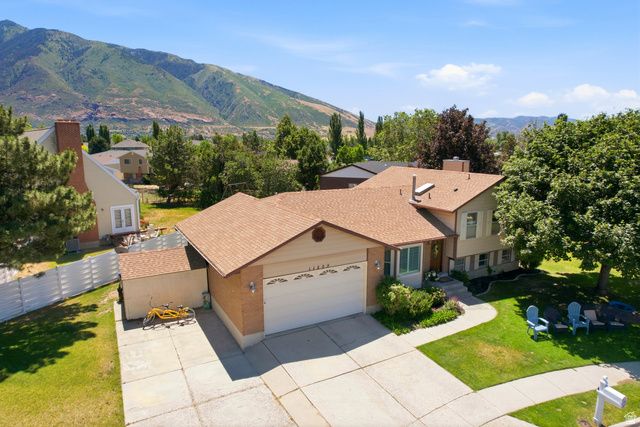 11209 S CHRISTOPHER CIR, Sandy, UT 84092