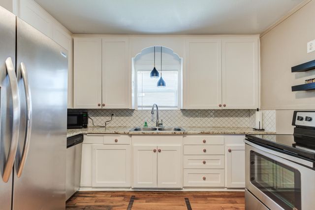 2701 33rd Street, Lubbock, TX 79410