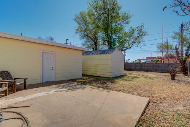2701 33rd Street, Lubbock, TX 79410