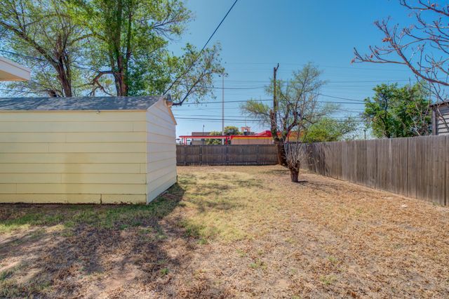2701 33rd Street, Lubbock, TX 79410