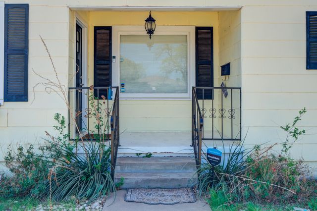 2701 33rd Street, Lubbock, TX 79410