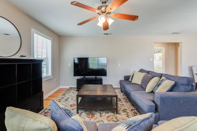 2701 33rd Street, Lubbock, TX 79410