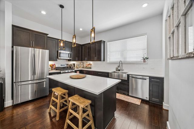 2228 Mcgowen Street, Houston, TX 77004