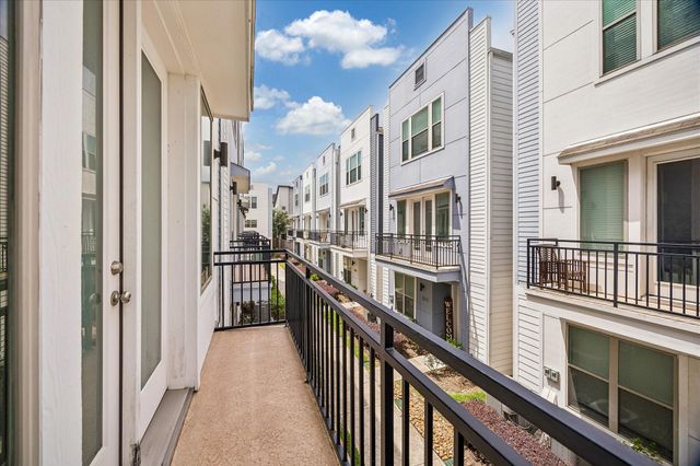 2228 Mcgowen Street, Houston, TX 77004