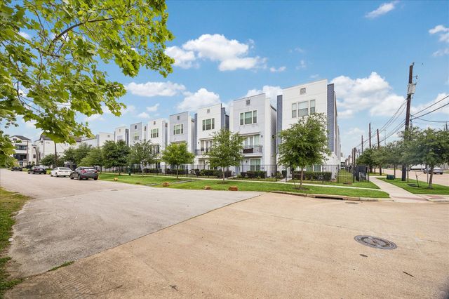 2228 Mcgowen Street, Houston, TX 77004