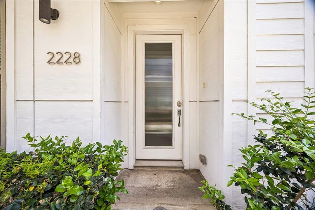 2228 Mcgowen Street, Houston, TX 77004