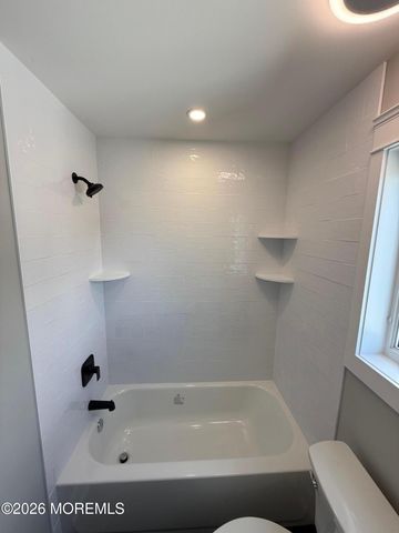 21 Bellevue Avenue, Leonardo, NJ 07737