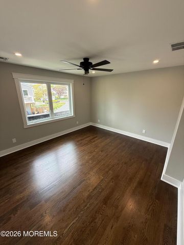 21 Bellevue Avenue, Leonardo, NJ 07737