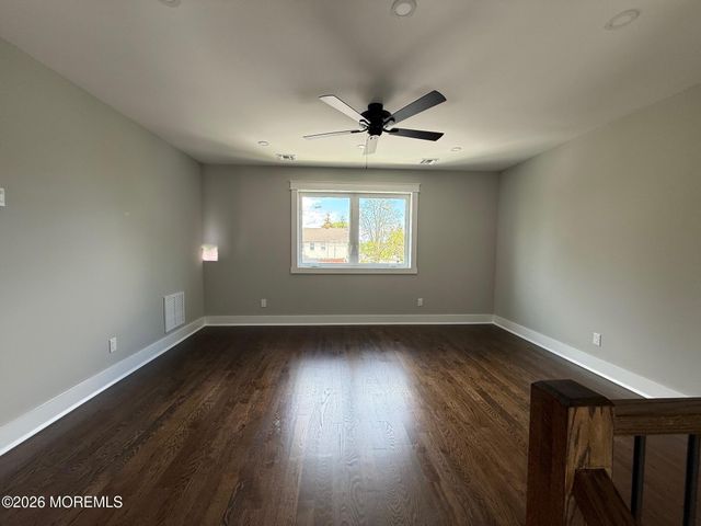 21 Bellevue Avenue, Leonardo, NJ 07737