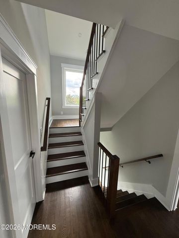 21 Bellevue Avenue, Leonardo, NJ 07737