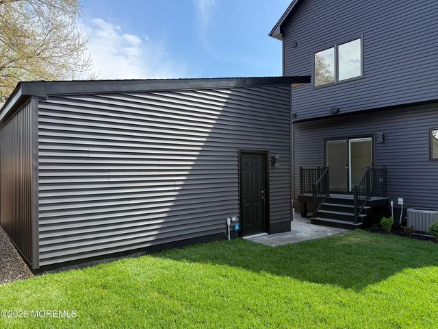 21 Bellevue Avenue, Leonardo, NJ 07737