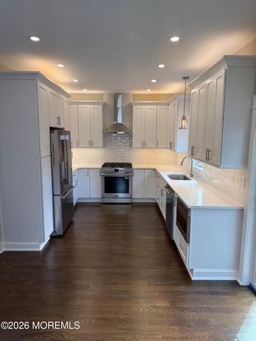 21 Bellevue Avenue, Leonardo, NJ 07737