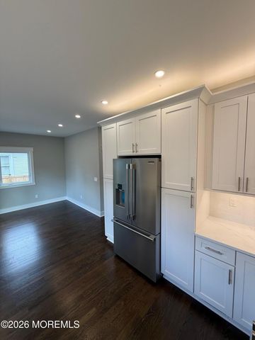 21 Bellevue Avenue, Leonardo, NJ 07737