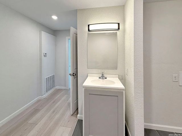 131 Los Arboles, San Antonio, TX 78214