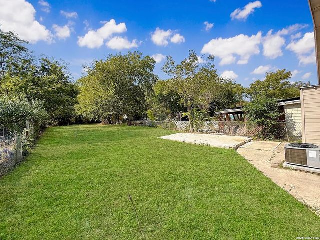 131 Los Arboles, San Antonio, TX 78214