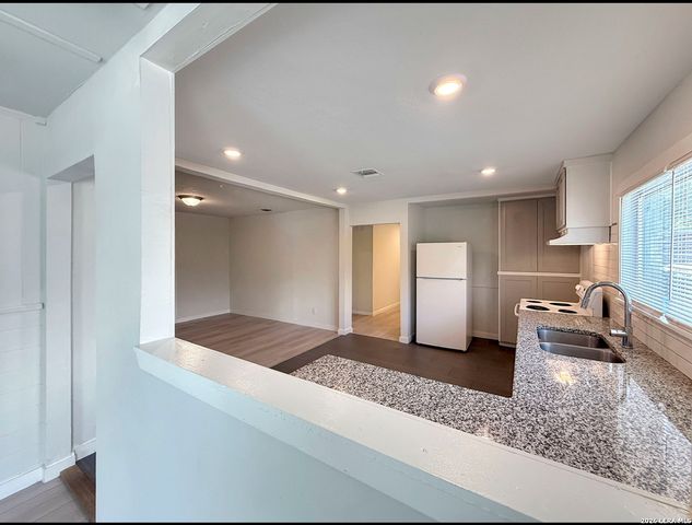 131 Los Arboles, San Antonio, TX 78214