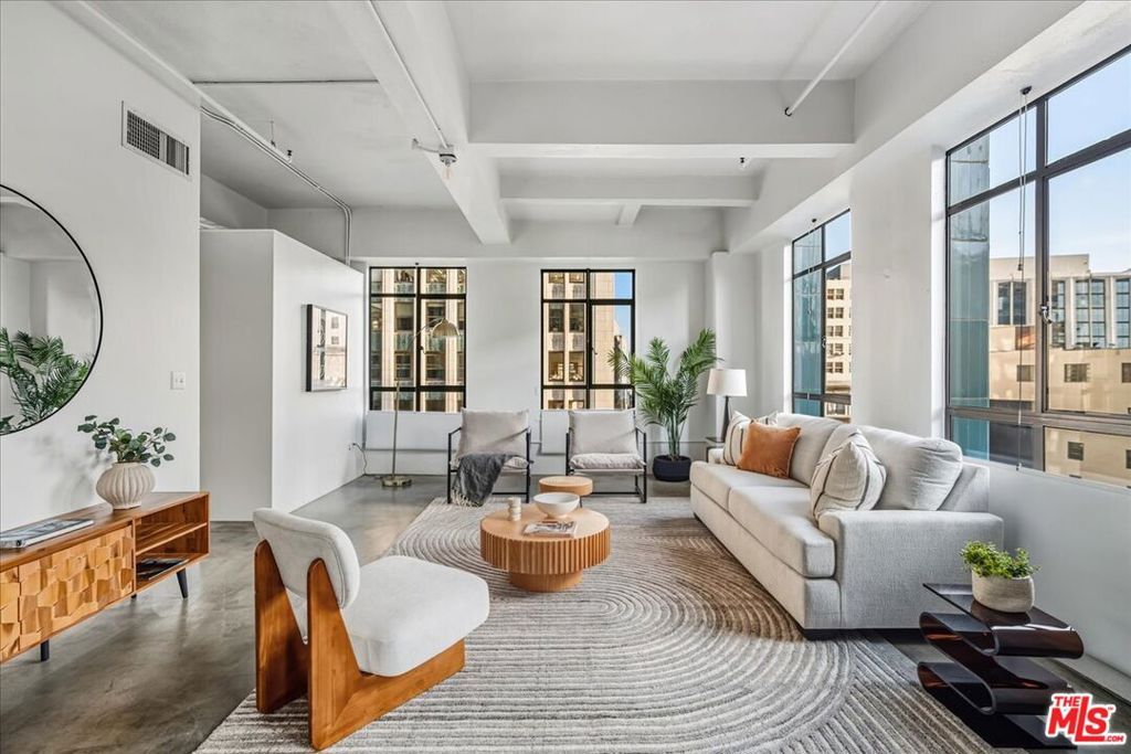 849 S Broadway 604, Los Angeles, CA 90014