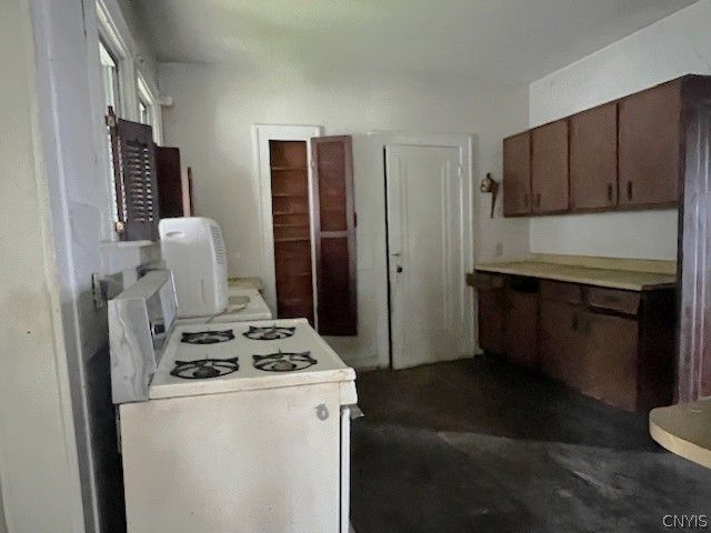 36 Ballantyne Brae, Utica, NY 13501