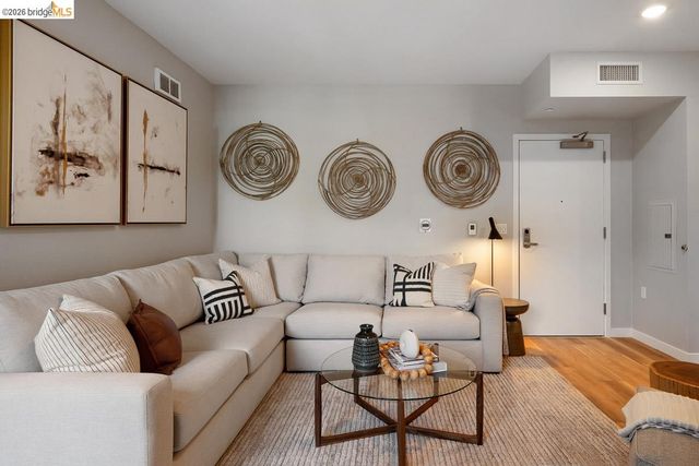 260 Brooklyn Basin Way 475, Oakland, CA 94606