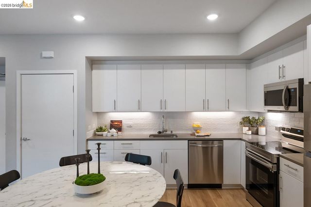 260 Brooklyn Basin Way 475, Oakland, CA 94606