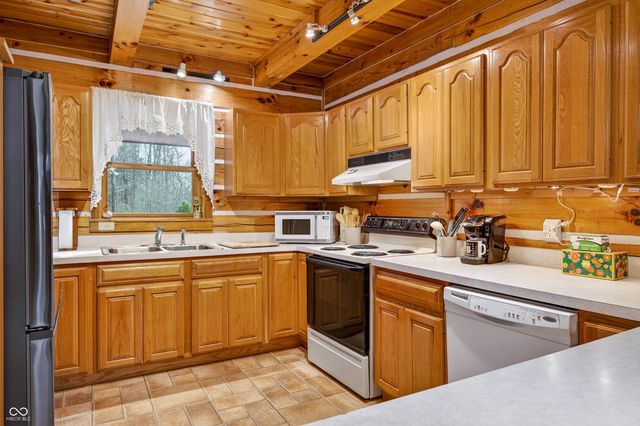 187 Cabin Creek Lane, Morgantown, IN 46160