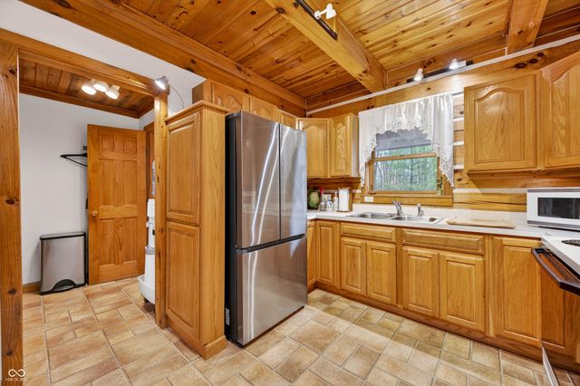 187 Cabin Creek Lane, Morgantown, IN 46160