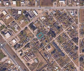 421 Avenue A, La Marque, TX 77568