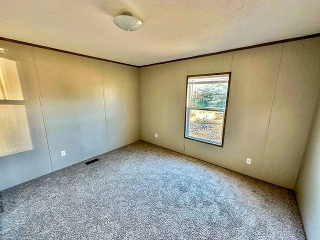 343 Bungalow Dr, Dandridge, TN 37725