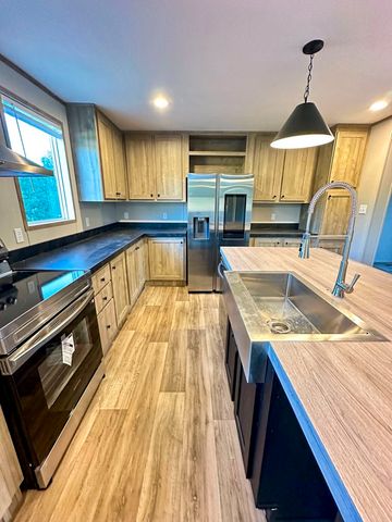 343 Bungalow Dr, Dandridge, TN 37725